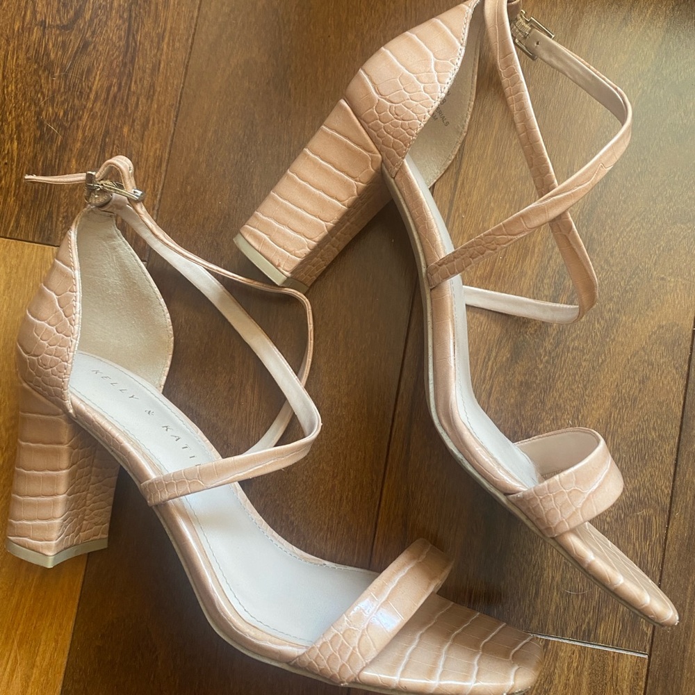 Kelly & Katie Light Pink Nude Sandals block sandals size 7.5 US 38